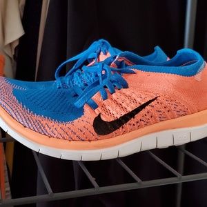 Nike Free 4.0 Flyknit Sneakers